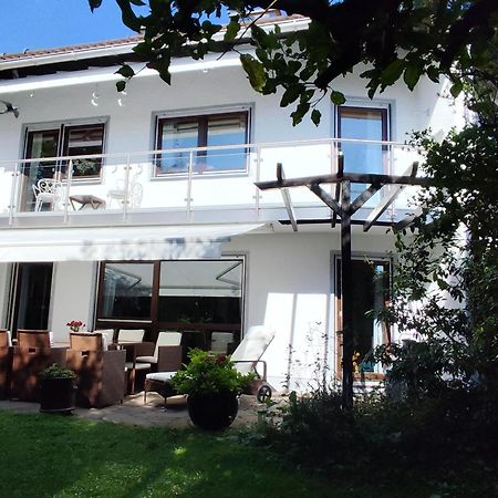 Elegant-Terraced-House-With-Bikes-Near-The-Lake-Children-At-Least-6-A-Old Starnberg Dış mekan fotoğraf